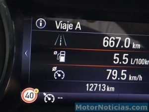 Pantalla ordenador a bordo Asistente de Señales de Tráfico